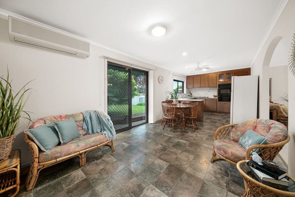9 Glen Katherine Drive, SAINT HELENA VIC 3088, St Helena - Thumbnail 5