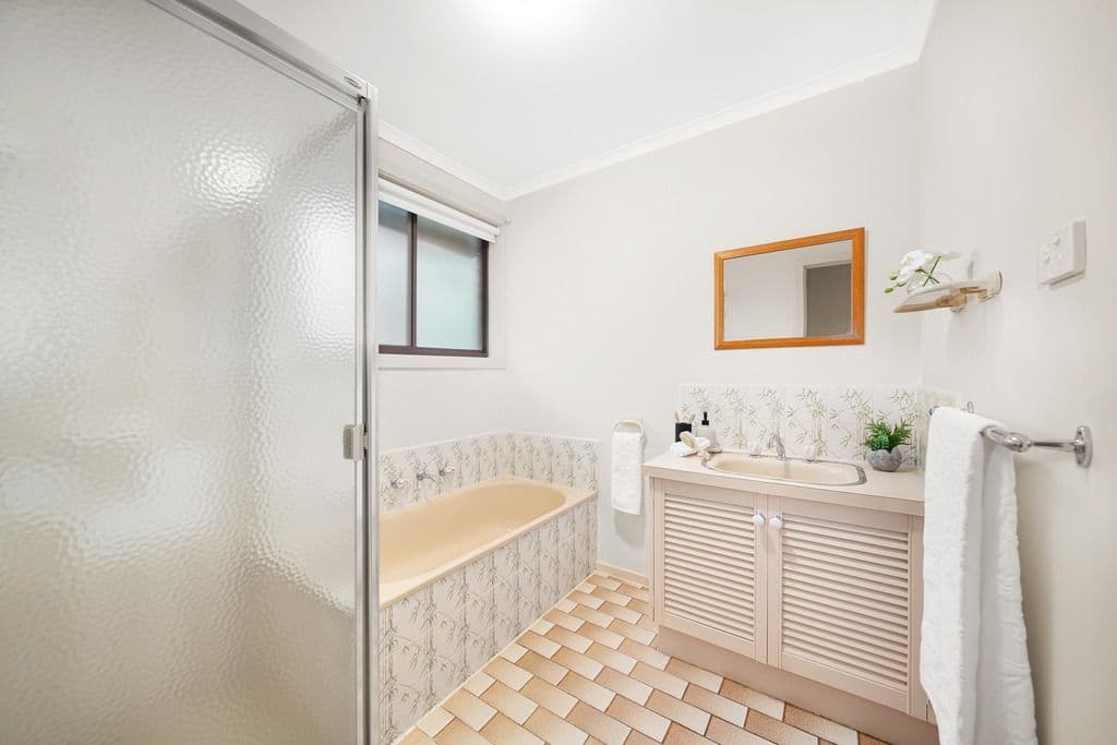 9 Glen Katherine Drive, SAINT HELENA VIC 3088, St Helena - Thumbnail 7