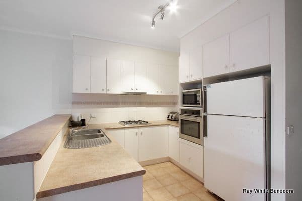 15 Ironbark Drive, BUNDOORA VIC 3083, Bundoora - Thumbnail 2