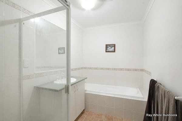 15 Ironbark Drive, BUNDOORA VIC 3083, Bundoora - Thumbnail 3