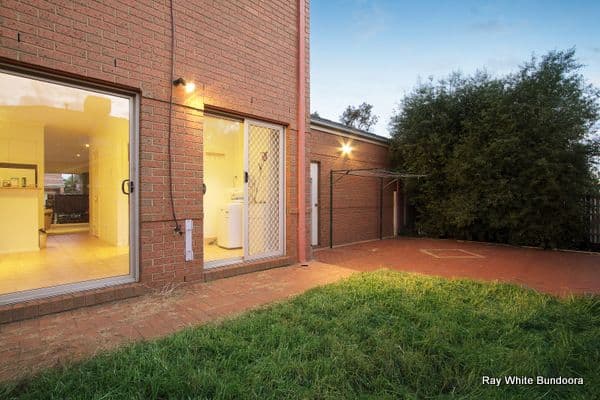 15 Ironbark Drive, BUNDOORA VIC 3083, Bundoora - Thumbnail 4