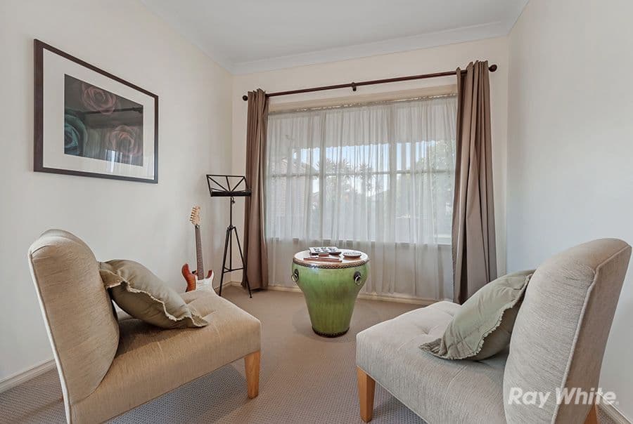 19 Yendon Close, Caroline Springs VIC 3023, Caroline Springs - Thumbnail 4