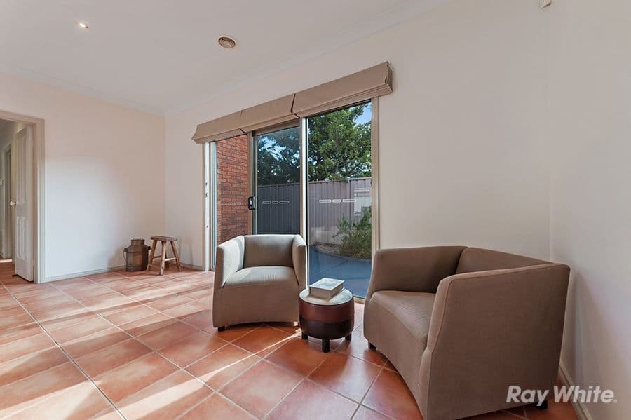 19 Yendon Close, Caroline Springs VIC 3023, Caroline Springs - Thumbnail 7