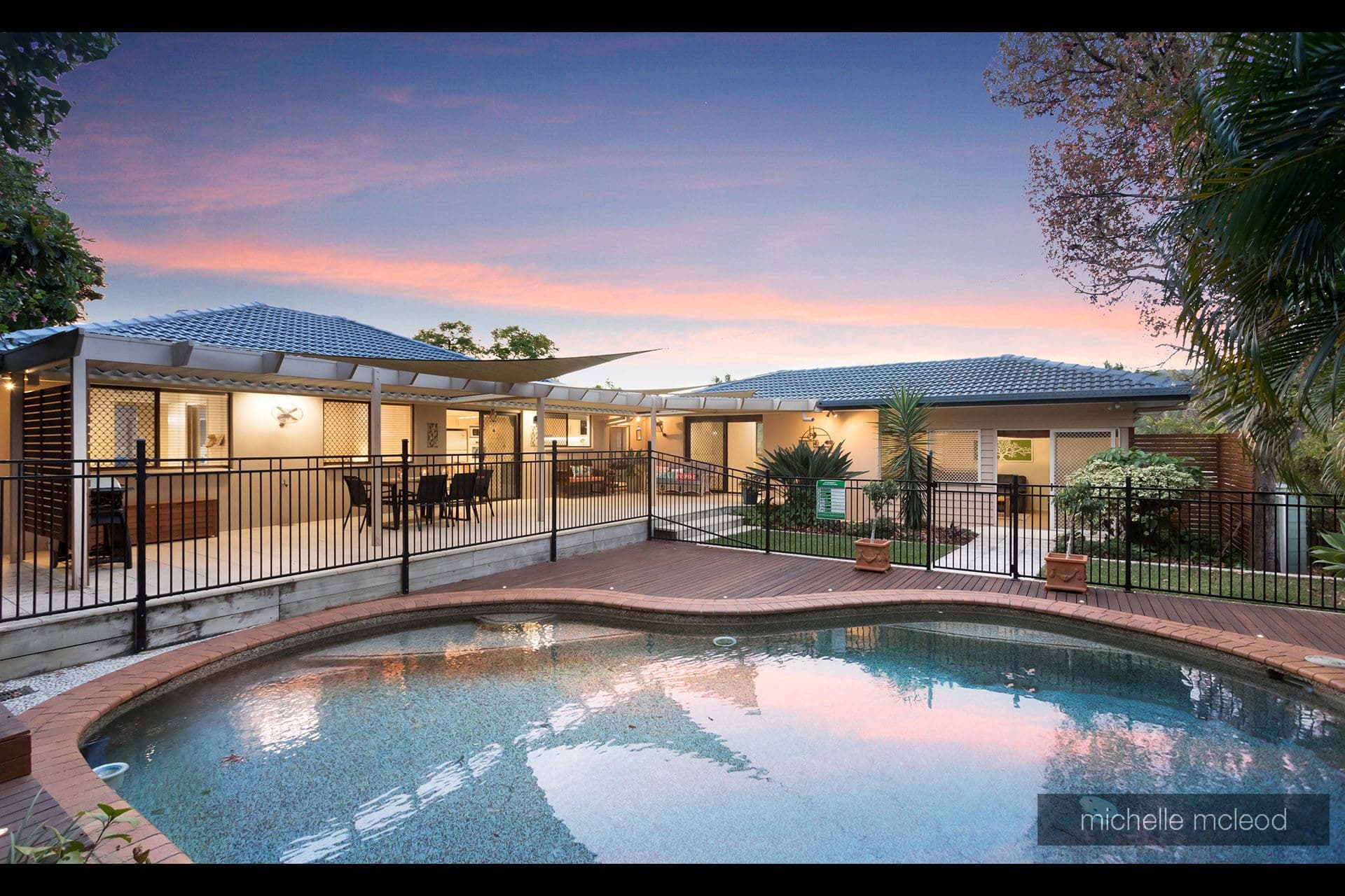8 Tinbeerwah Place, Chapel Hill QLD 4069, Chapel Hill - Image 1
