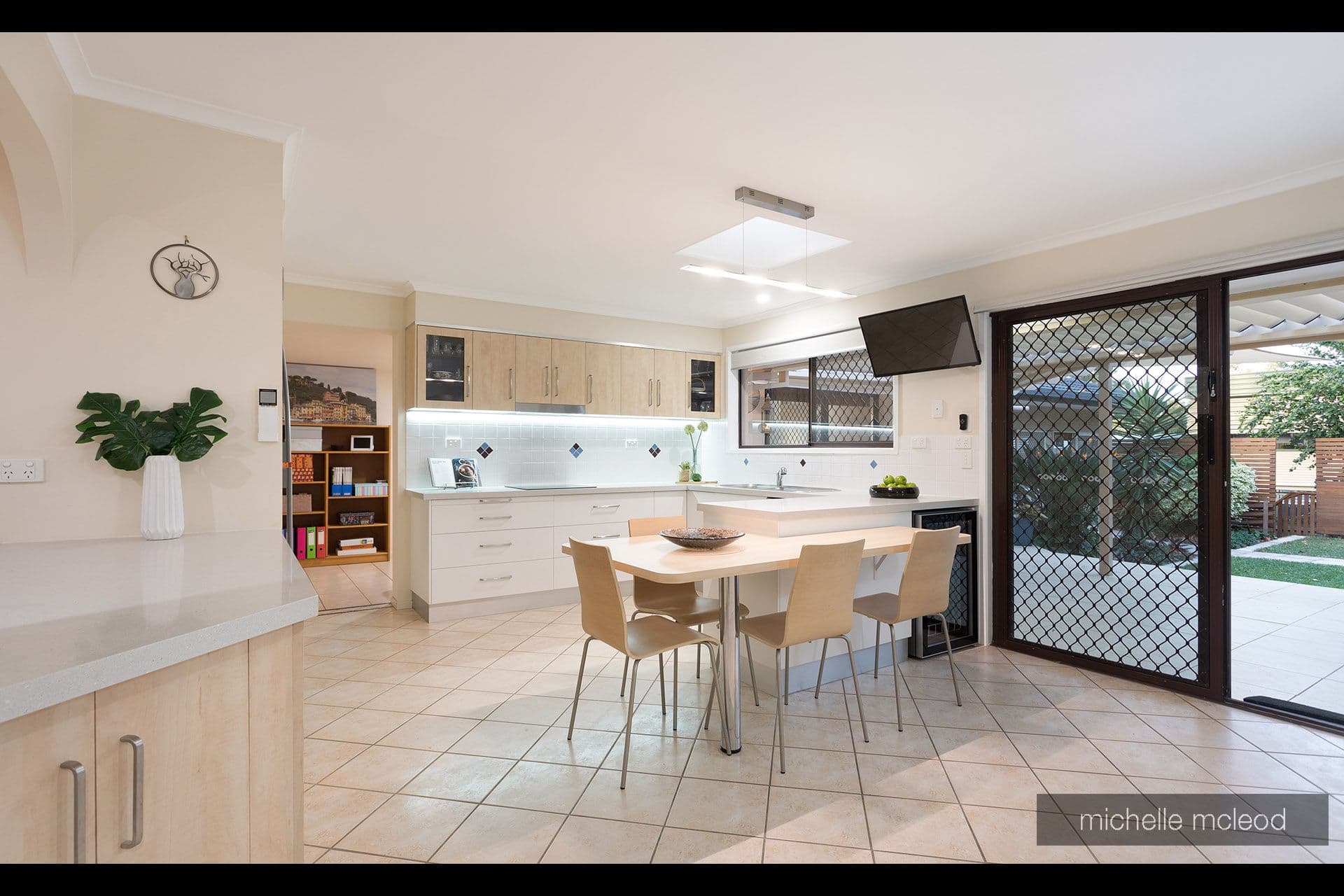 8 Tinbeerwah Place, Chapel Hill QLD 4069, Chapel Hill - Thumbnail 5