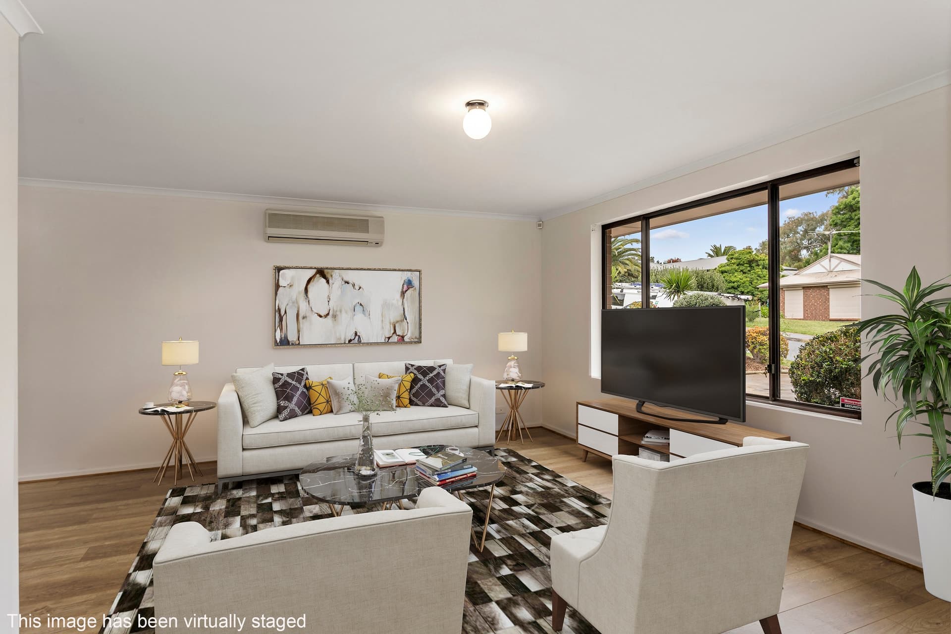 4 Ballina Court, Huntfield Heights - Thumbnail 2