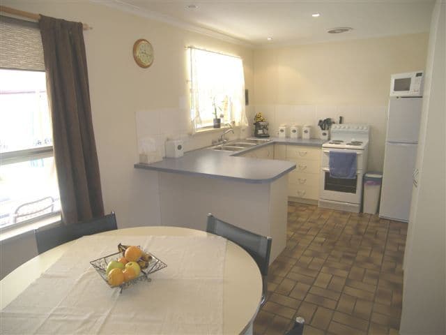 76 Dearness Street, Garbutt, QLD, 4814, Garbutt - Thumbnail 3