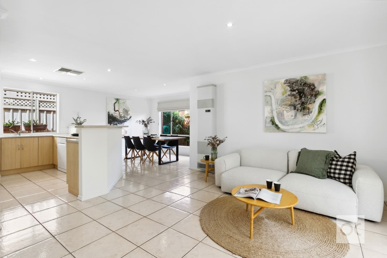 11 Grange Court, Findon - Thumbnail 2