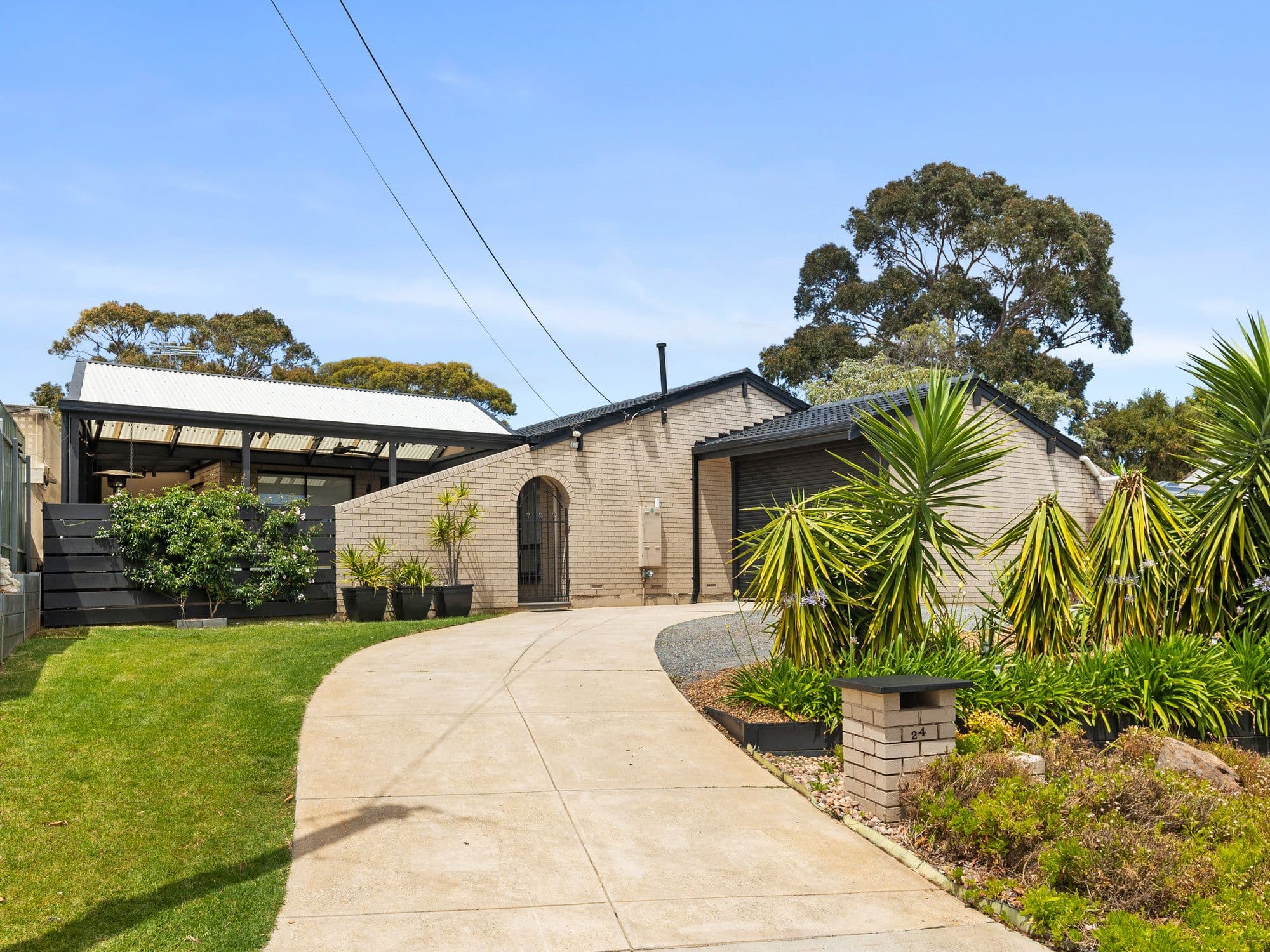 24 Desmond Road, Hackham SA 5163, Hackham - Image 1