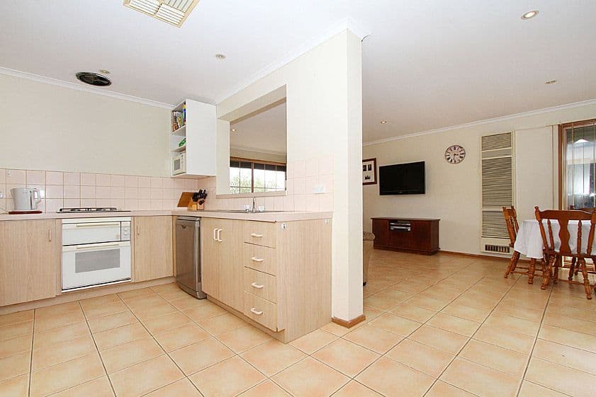39 Romano Avenue, MILL PARK VIC 3082, Mill Park - Thumbnail 3