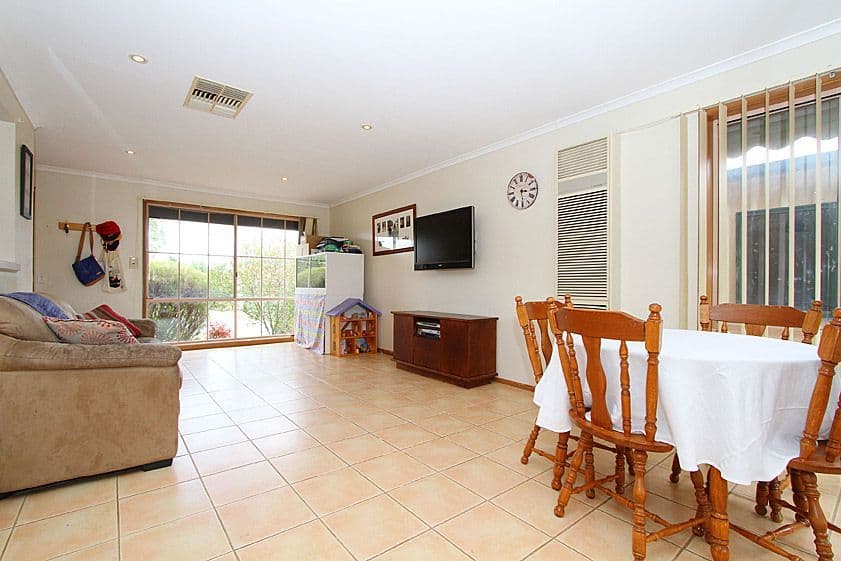 39 Romano Avenue, MILL PARK VIC 3082, Mill Park - Thumbnail 5