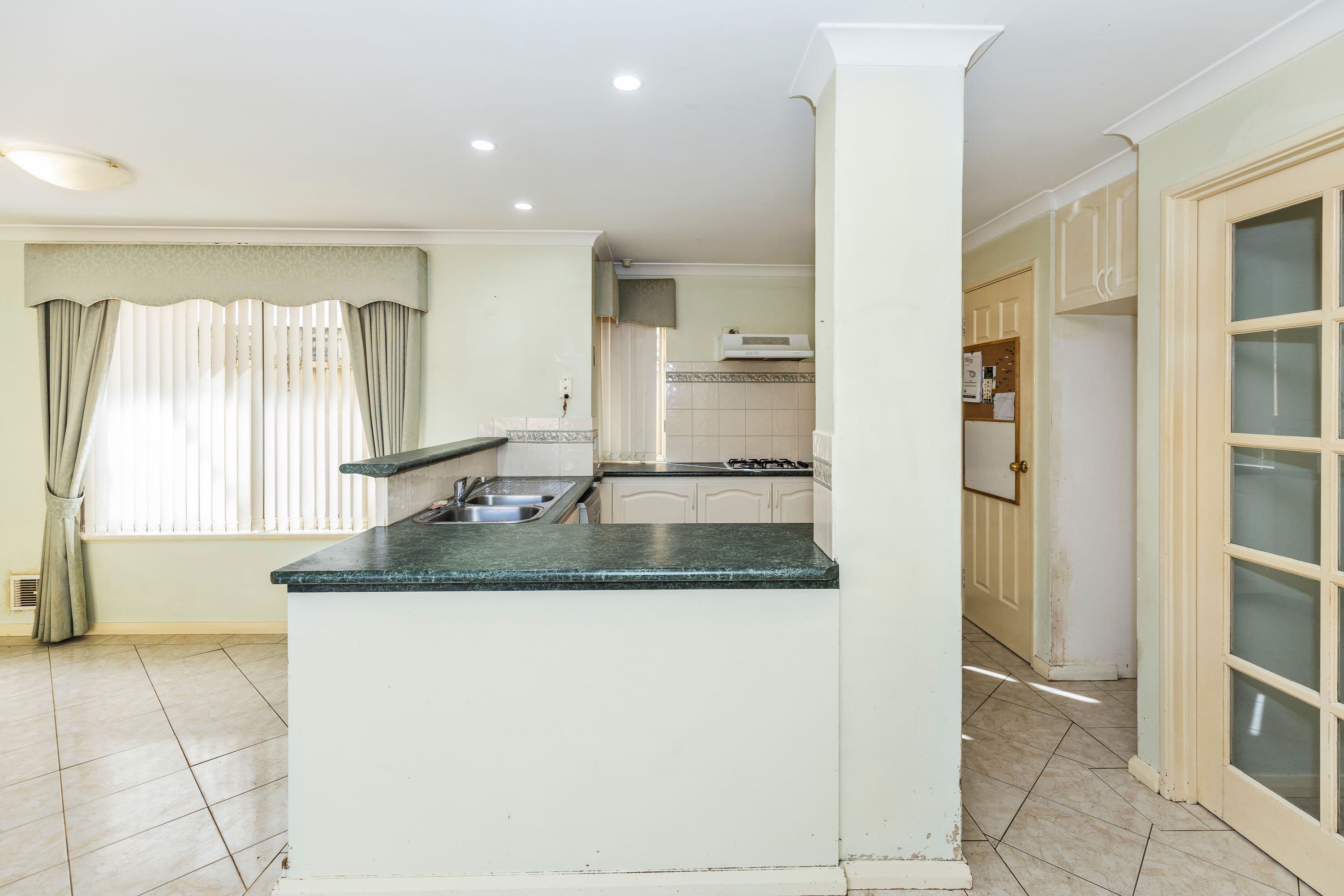 10b Waterview Drive, Woodvale WA 6026, Woodvale - Thumbnail 6