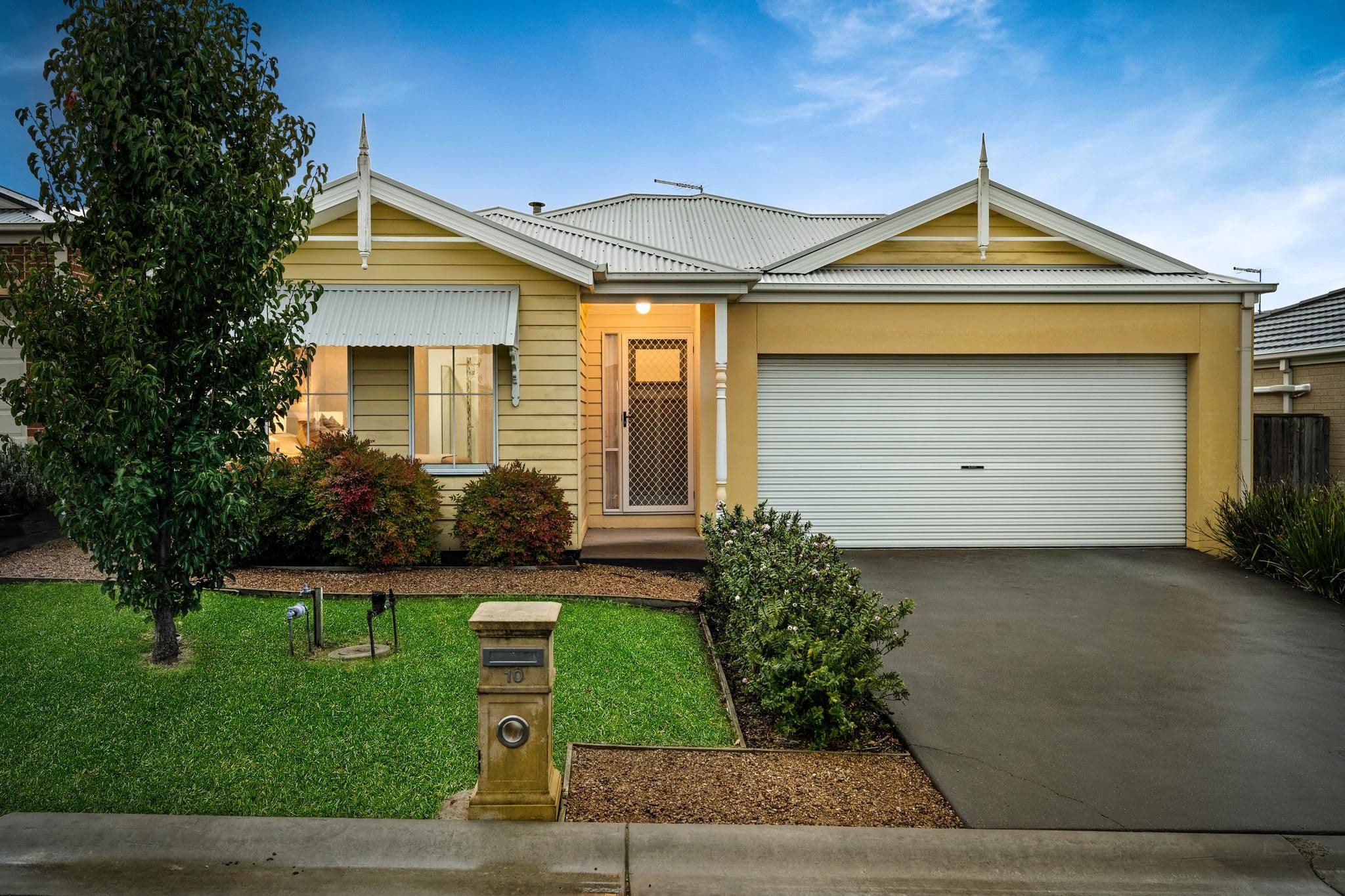 19 Cotswold Crescent, Officer VIC 3809, Officer - Image 1