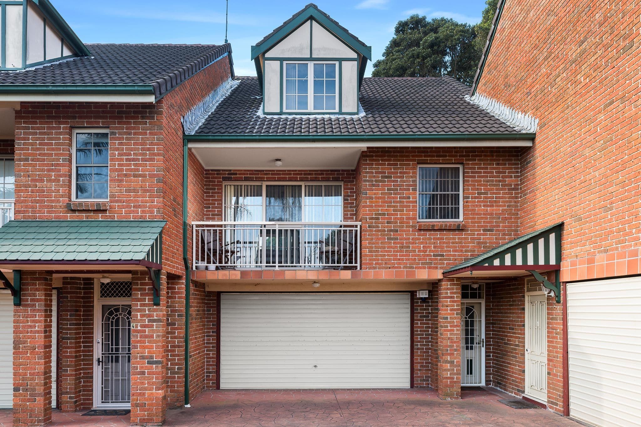 9 Highcliff Road, Earlwood NSW 2206, Earlwood - Thumbnail 2