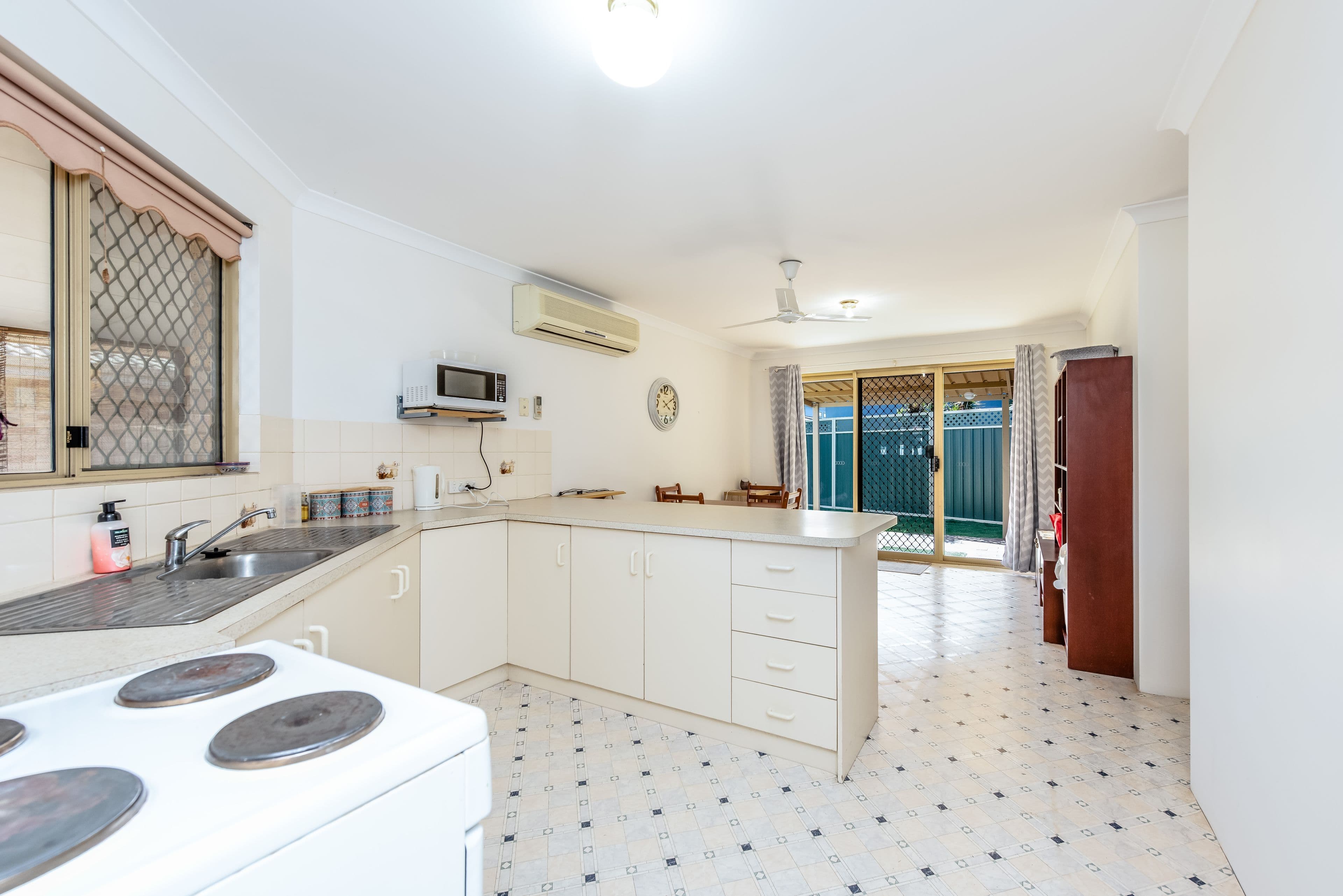 141 Railway Street, Bluff Point WA 6530, Bluff Point - Thumbnail 2