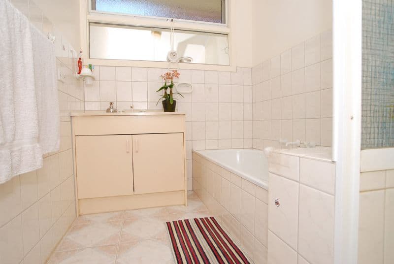 1 Corunna Court, GLEN WAVERLEY VIC 3150, Glen Waverley - Thumbnail 4
