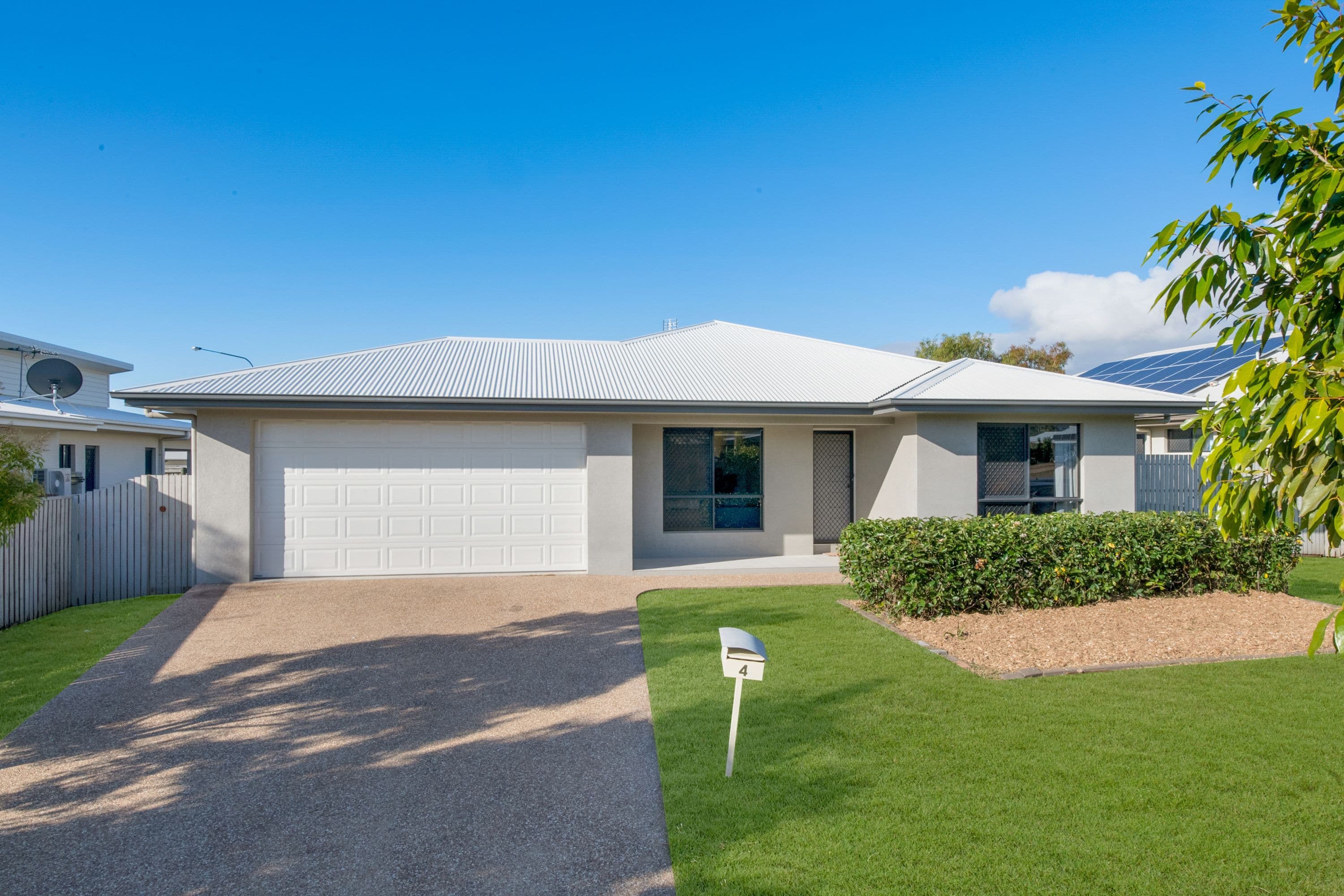 4 Glendower Street, Bushland Beach QLD 4818, Bushland Beach - Image 1