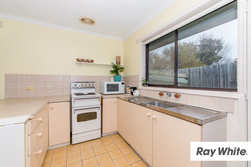 1 Clydesdale Crescent, Belmont VIC 3216, Belmont - Thumbnail 2
