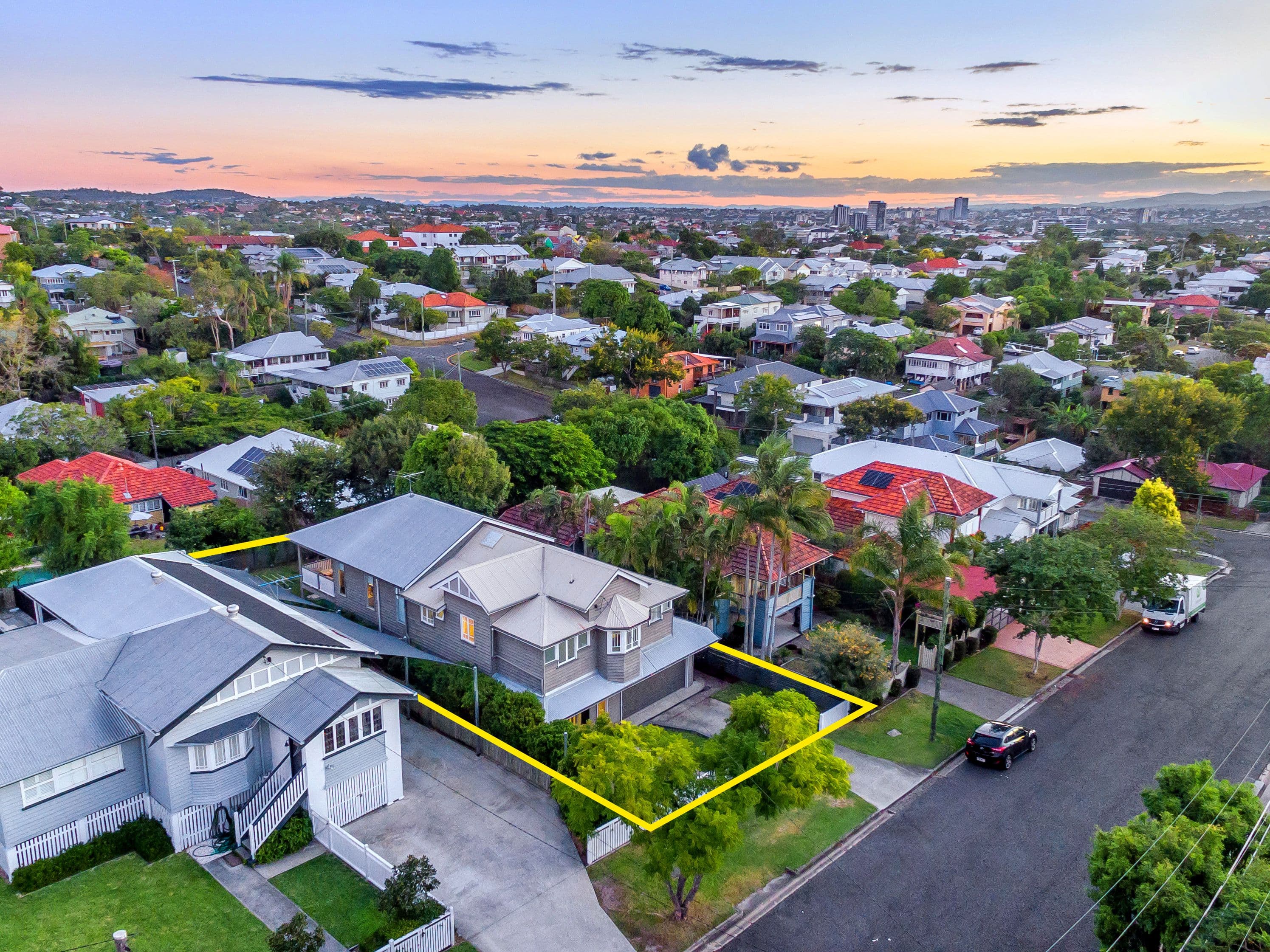 9 Henderson Street, Camp Hill QLD 4152, Camp Hill - Image 1