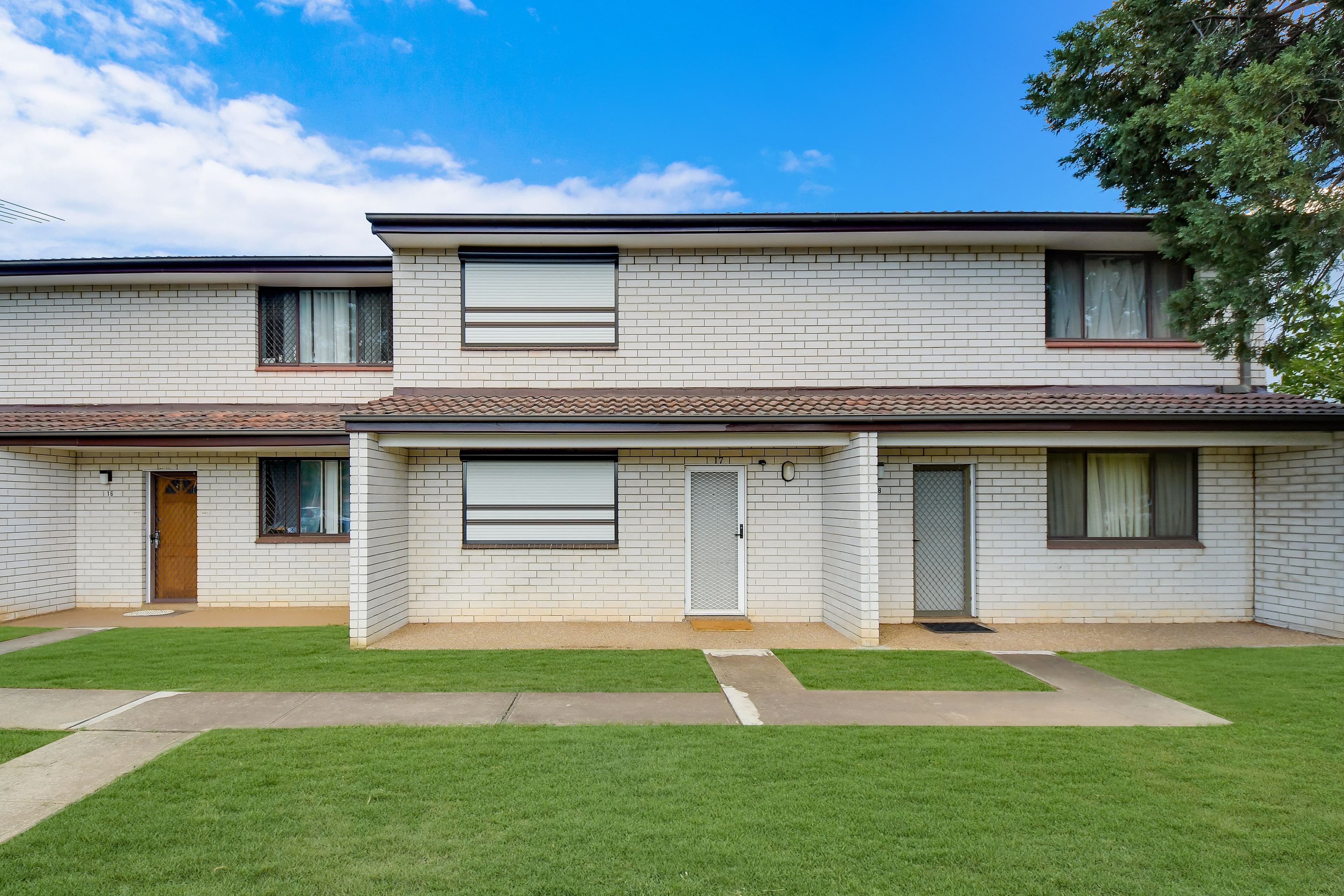 17/9-13 Surrey Street, Minto NSW 2566, Minto - Image 1