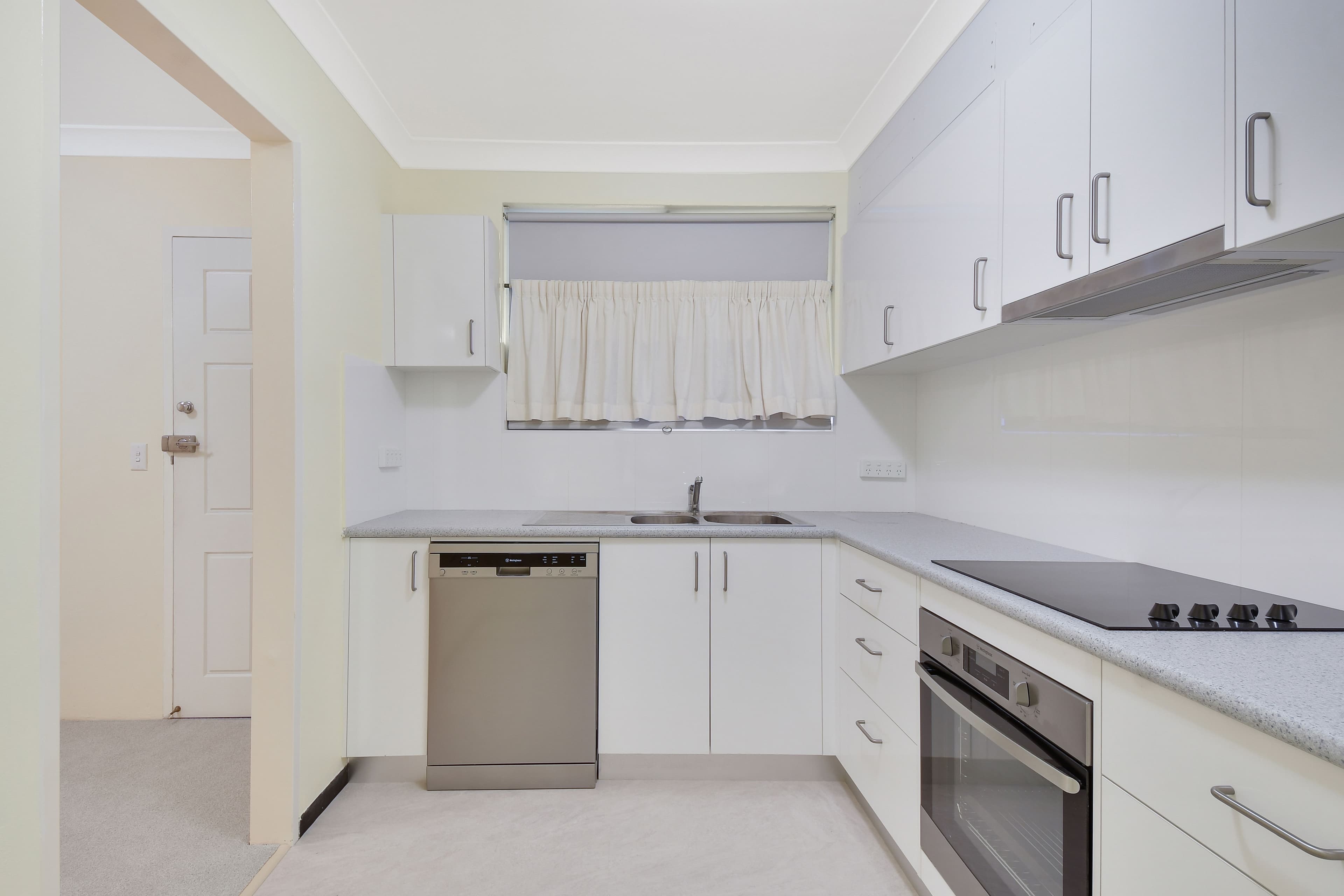 17/9-13 Surrey Street, Minto NSW 2566, Minto - Thumbnail 4