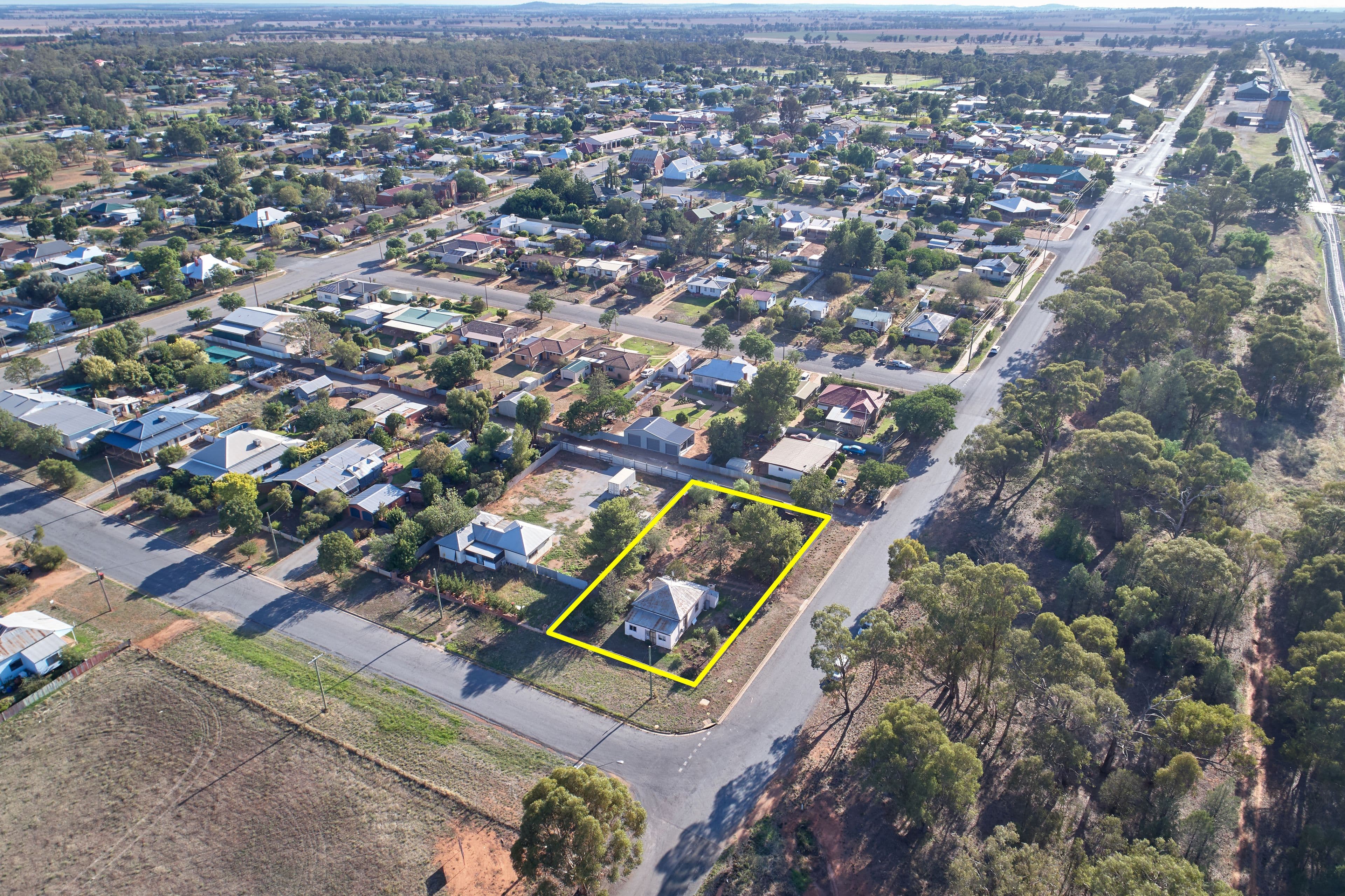 85 Wallace Street, Coolamon NSW 2701, Coolamon - Thumbnail 6
