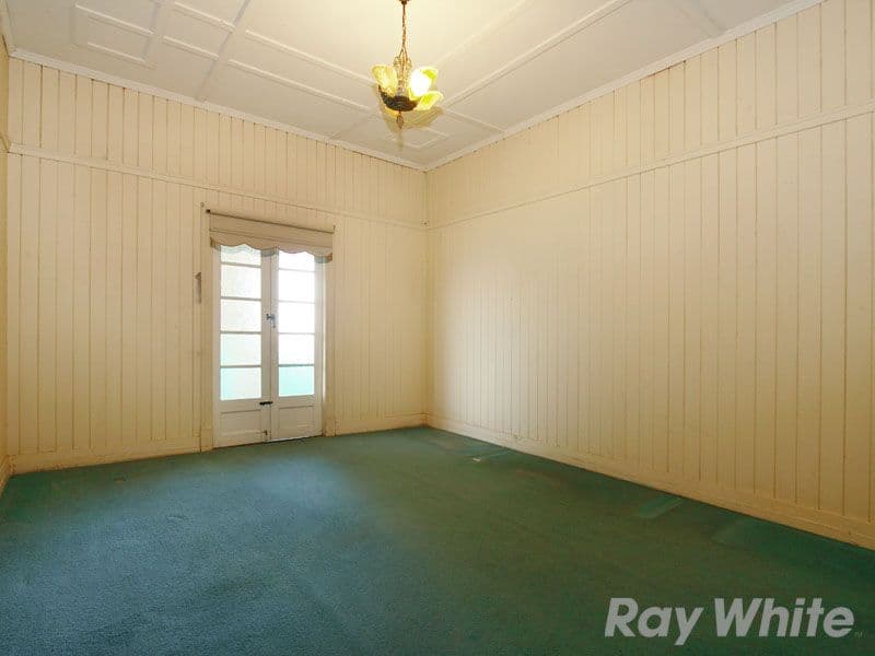 24 Campbell Terrace, WAVELL HEIGHTS QLD 4012, Wavell Heights - Thumbnail 4