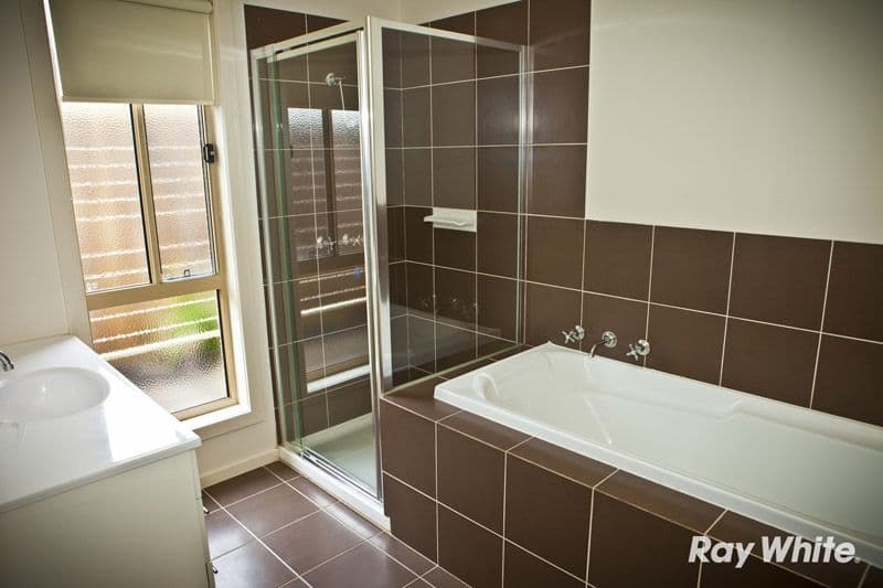 9 Grand Central Boulevard, PAKENHAM VIC 3810, Pakenham - Thumbnail 3