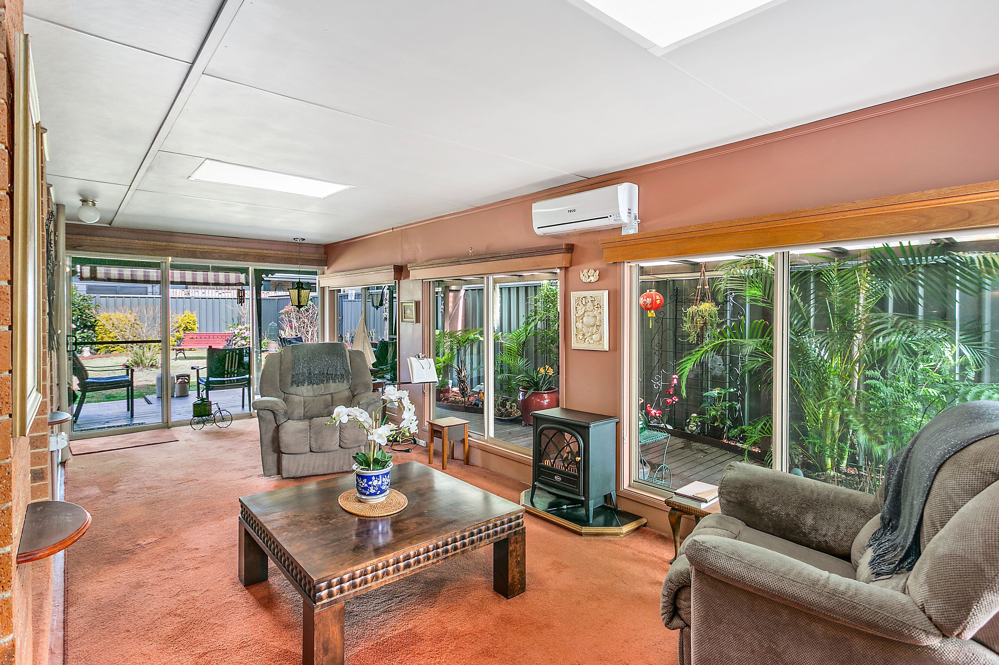 134 Haywards Bay Drive, Haywards Bay - Thumbnail 8