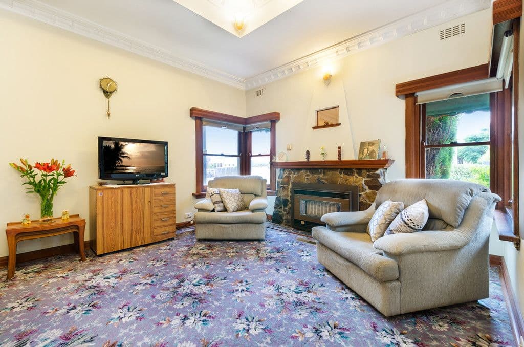 12 Ward Street, Cheltenham VIC 3192, Cheltenham - Thumbnail 2