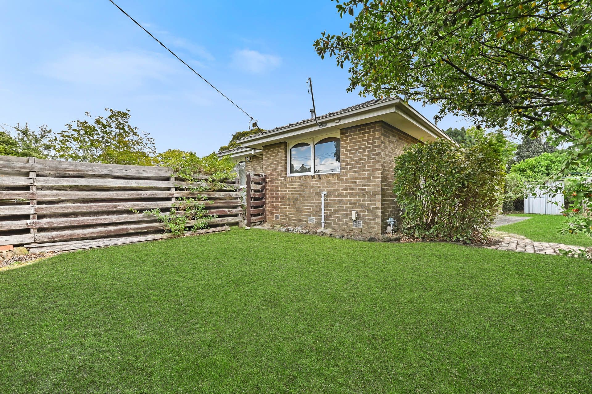 83 Essex Road, Mount Waverley VIC 3149, Mount Waverley - Thumbnail 2