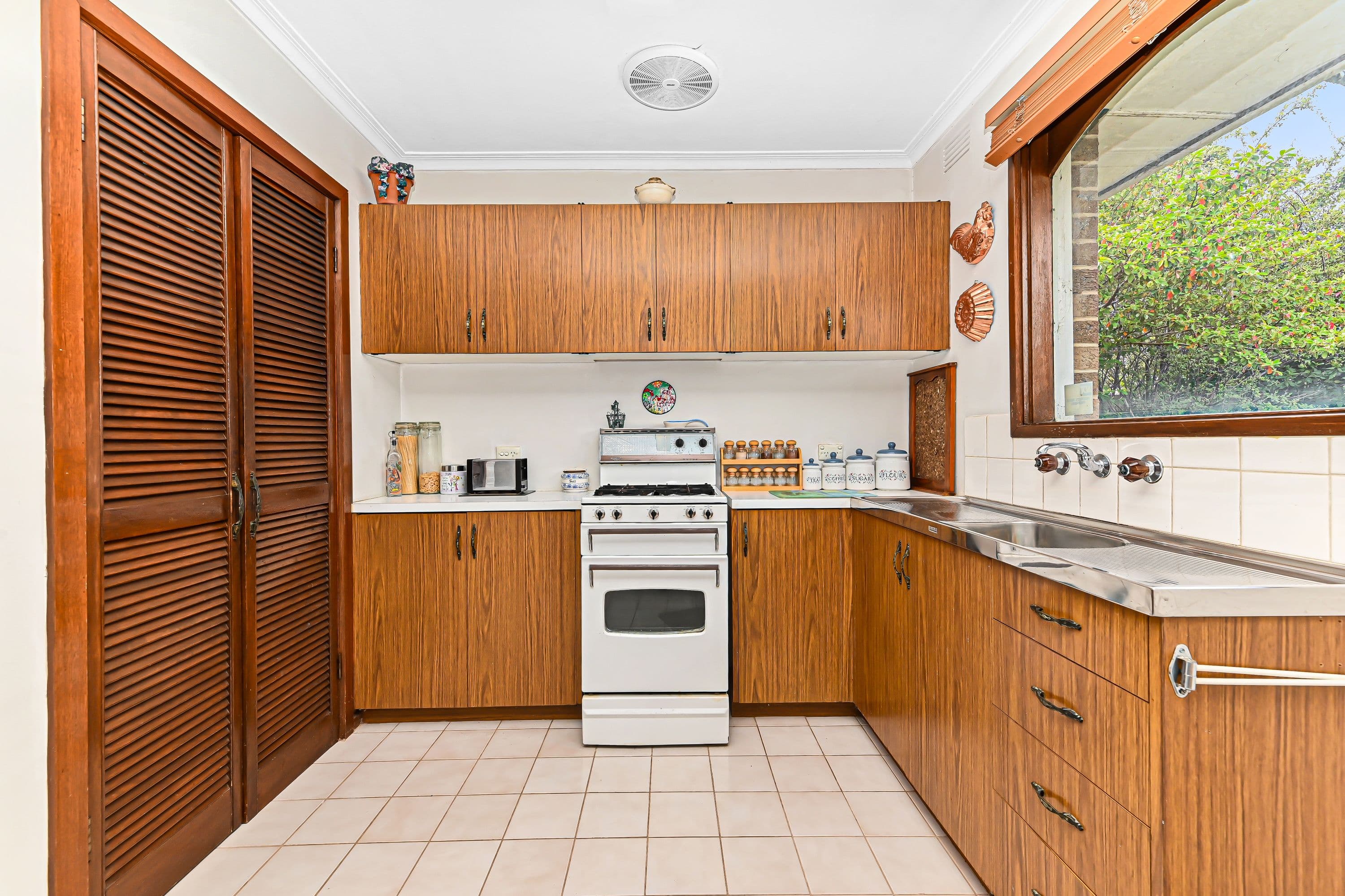 83 Essex Road, Mount Waverley VIC 3149, Mount Waverley - Thumbnail 4