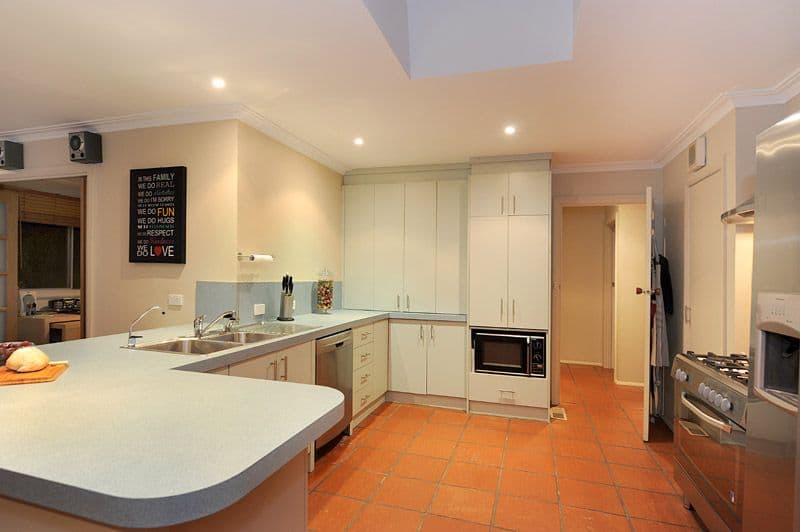 7 Barry Court, SCORESBY VIC 3179, Scoresby - Thumbnail 2