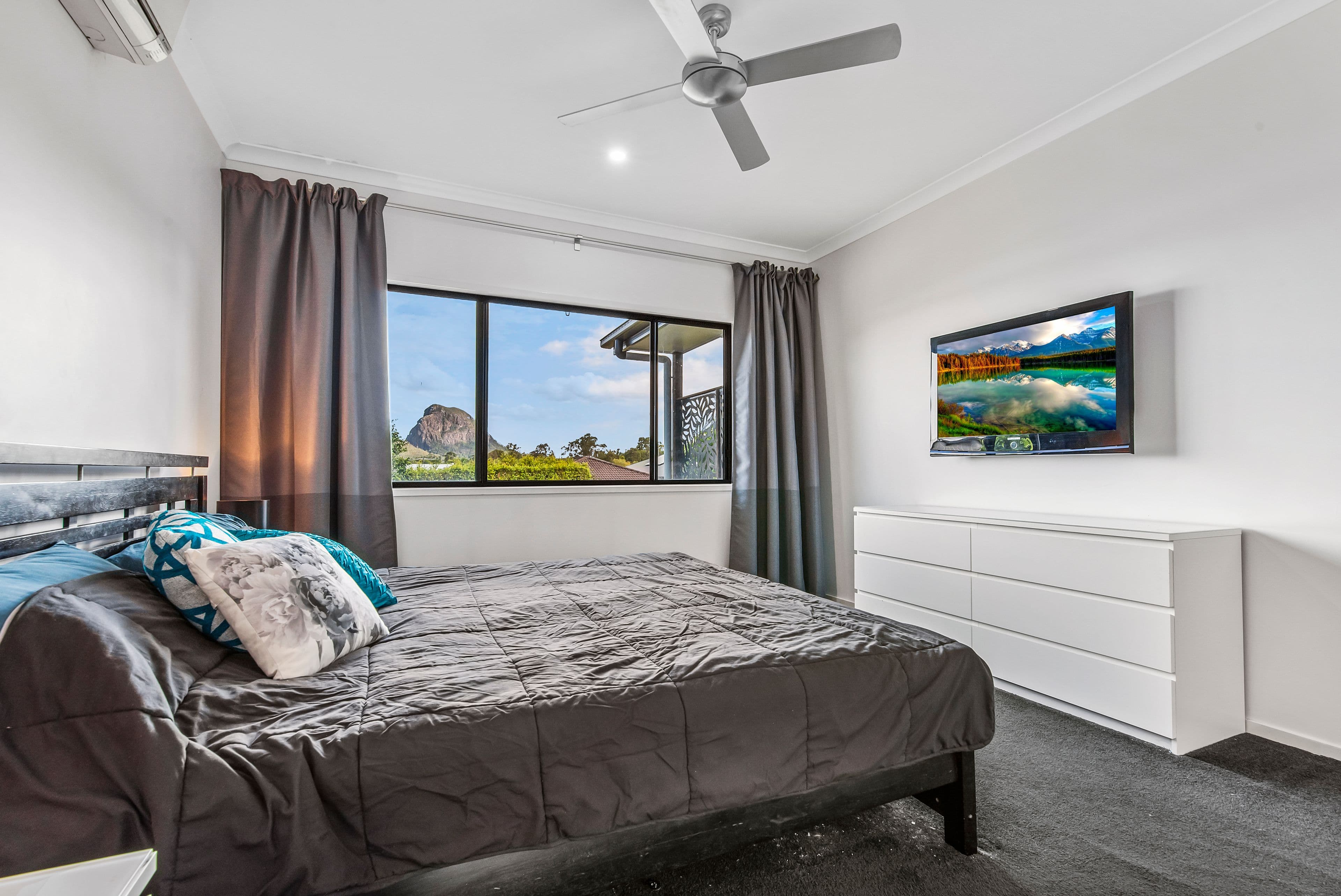 28 Gordon Place, Glass House Mountains QLD 4518, Glass House Mountains - Thumbnail 4
