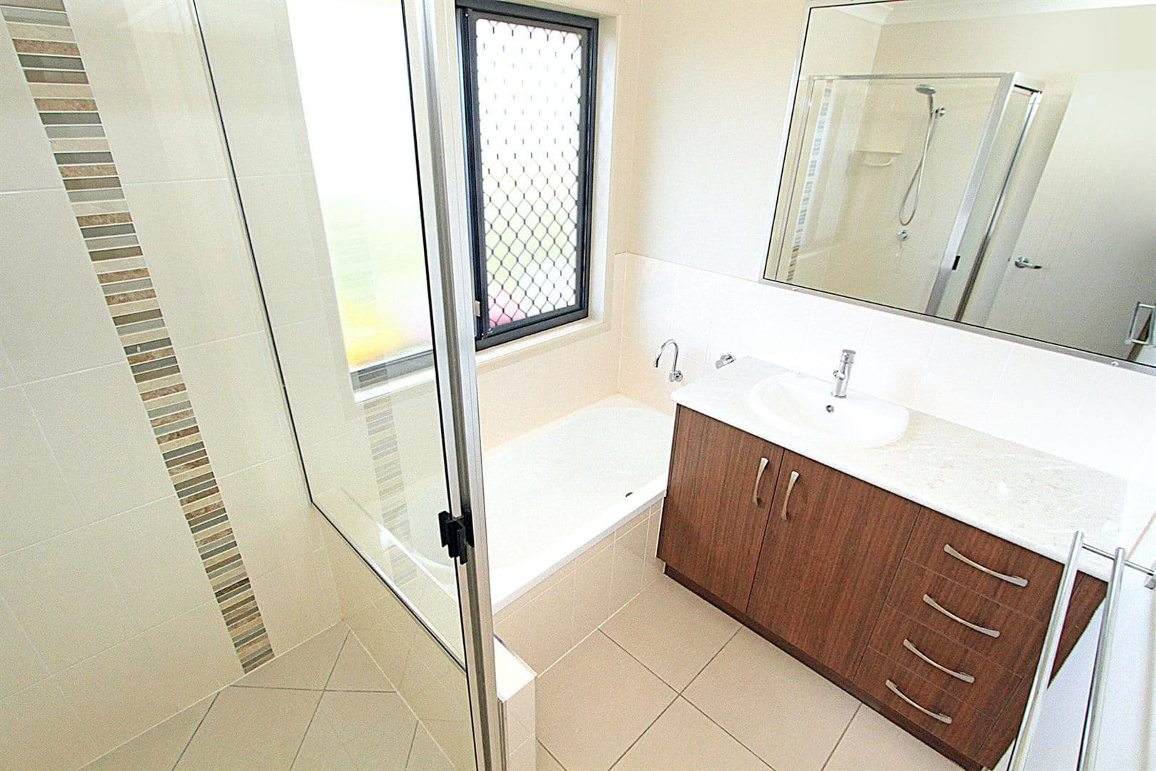 20 Cherryfield Road, GRACEMERE QLD 4702, Gracemere - Thumbnail 4