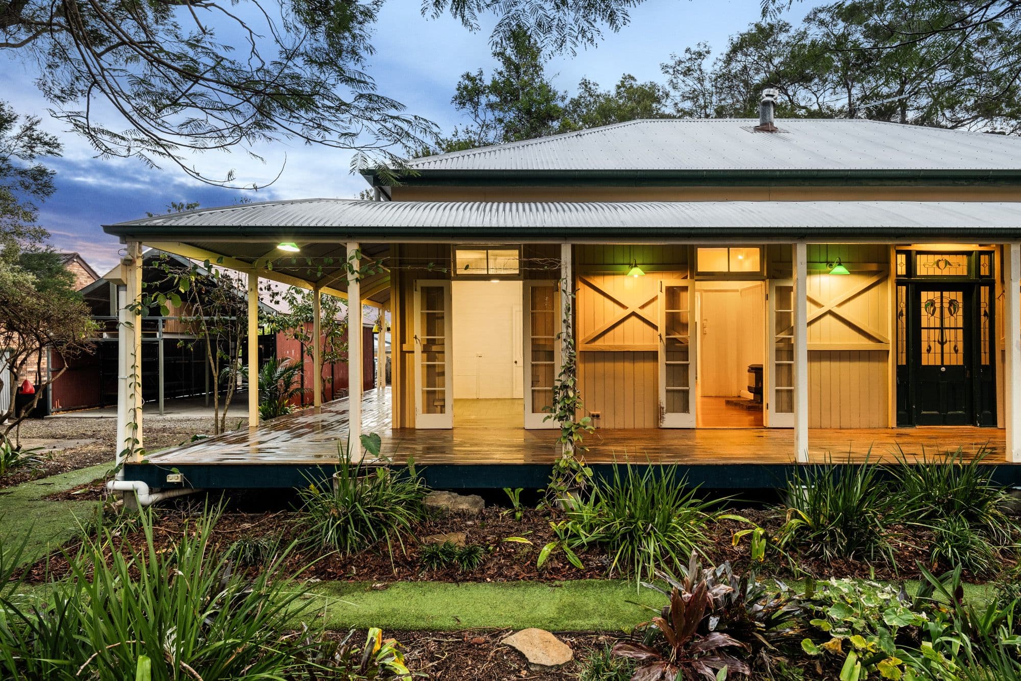 21 Edmondson Street, Corinda QLD 4075, Corinda - Thumbnail 2