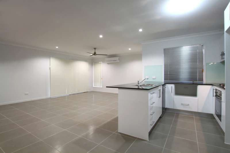 15 Parkview Street, BAHRS SCRUB QLD 4207, Bahrs Scrub - Thumbnail 2