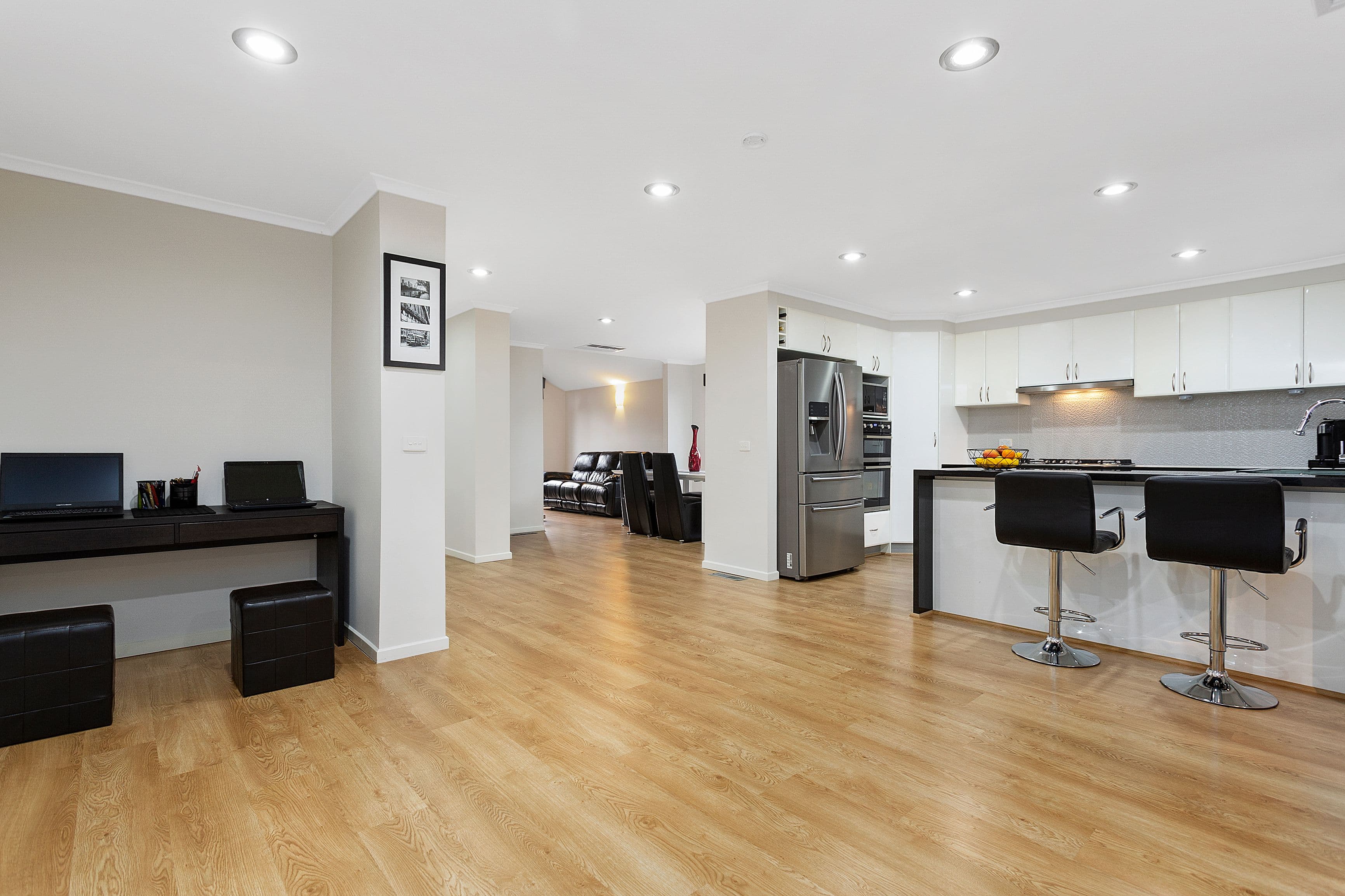 4 Charlotte Road, Mill Park VIC 3082, Mill Park - Thumbnail 3