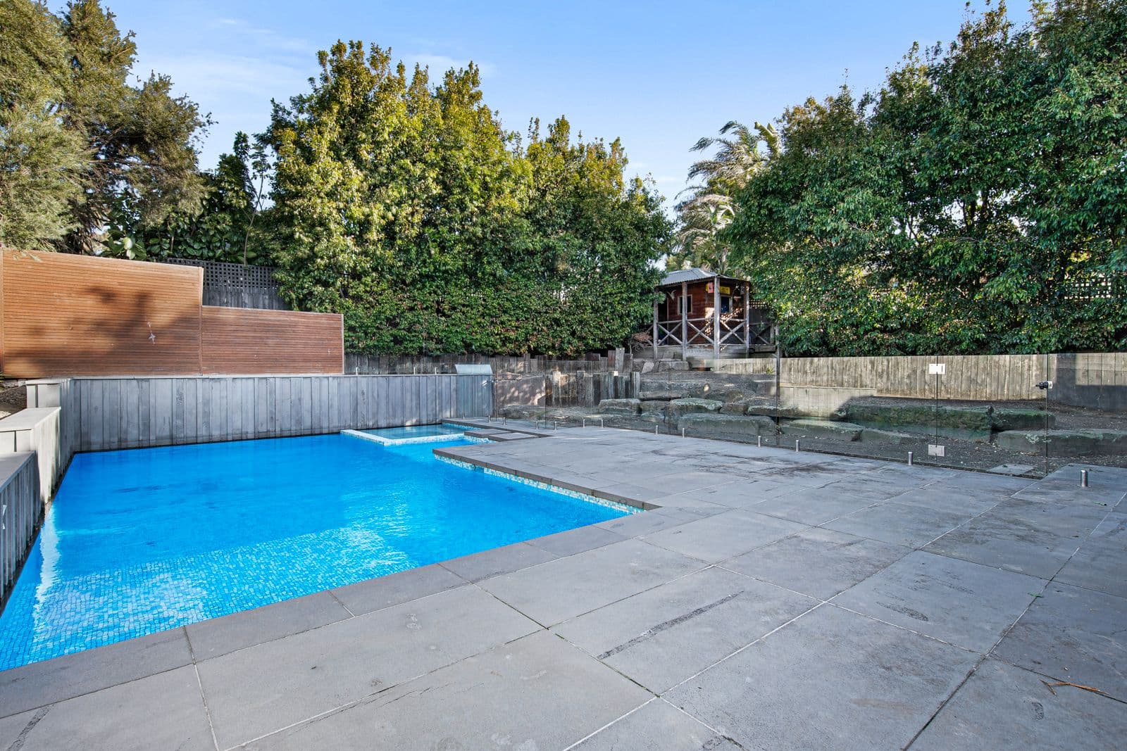 2 Loretta Avenue, Wheelers Hill VIC 3150, Wheelers Hill - Thumbnail 2