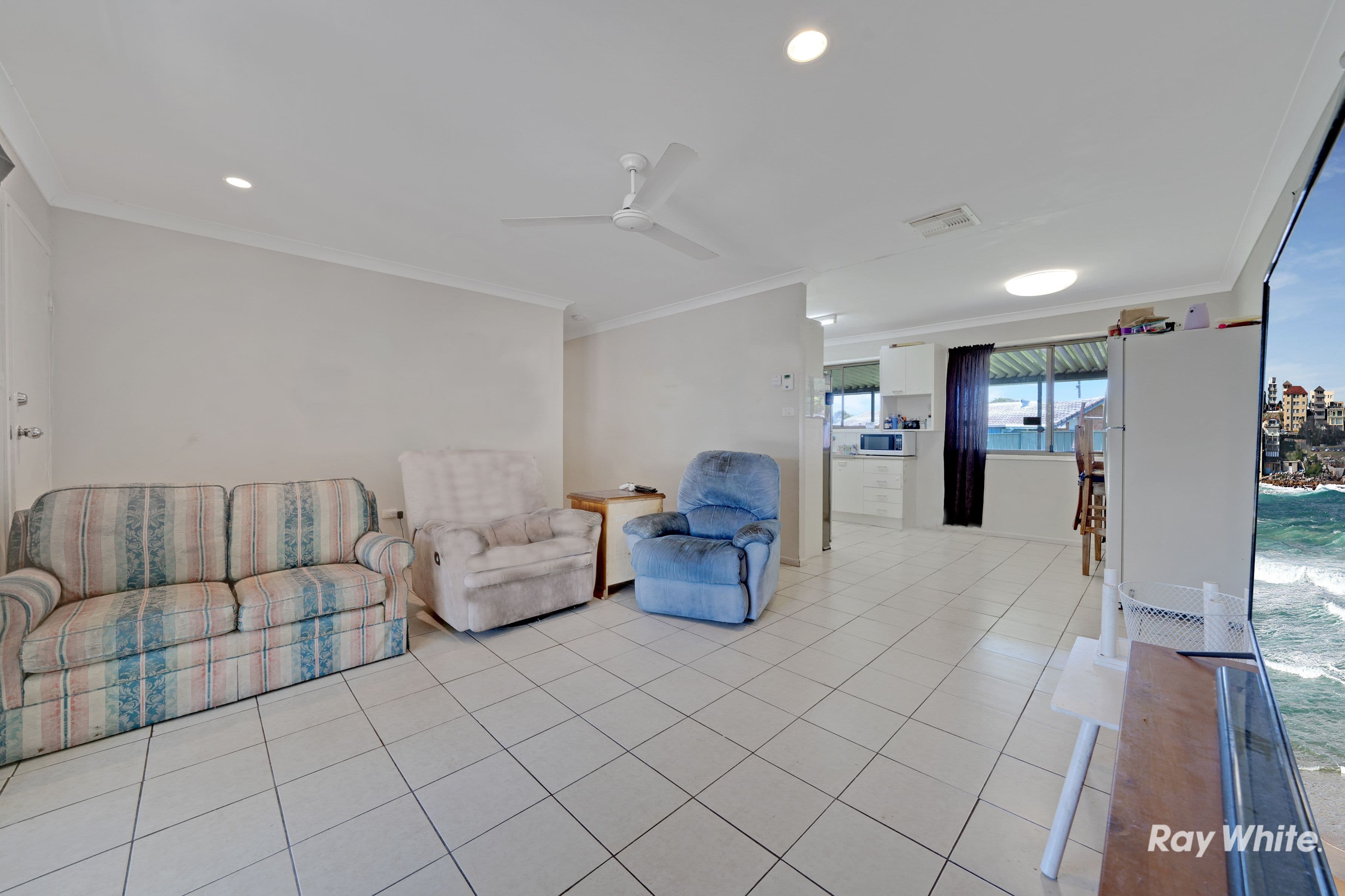 8 Carbeen Court, Logan Central QLD 4114, Logan Central - Thumbnail 2