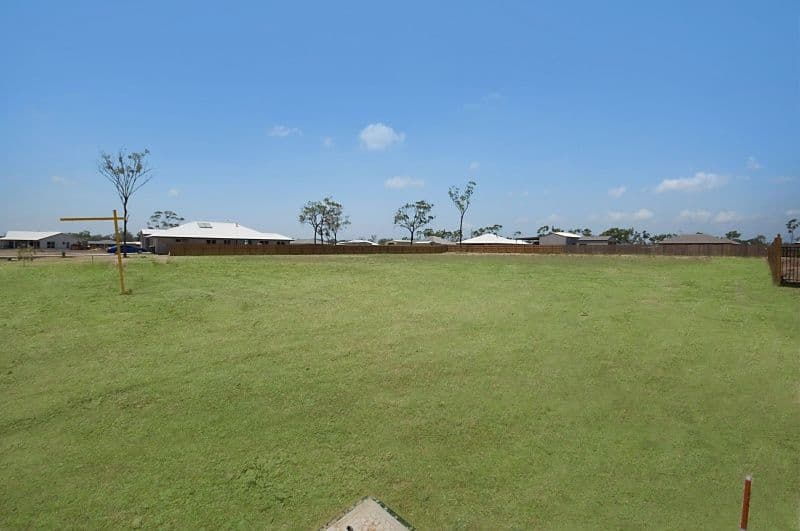 17 Gundabluey Crescent, CONDON QLD 4815, Condon - Thumbnail 4