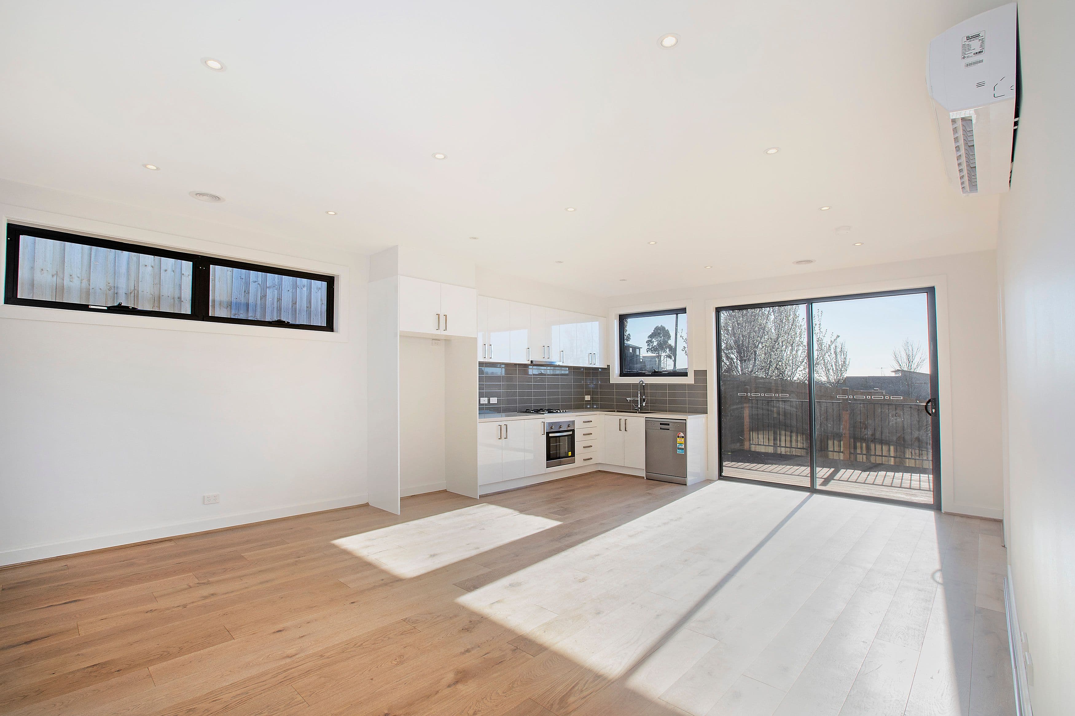 13 Oakhill Avenue, Highton VIC 3216, Highton - Thumbnail 2