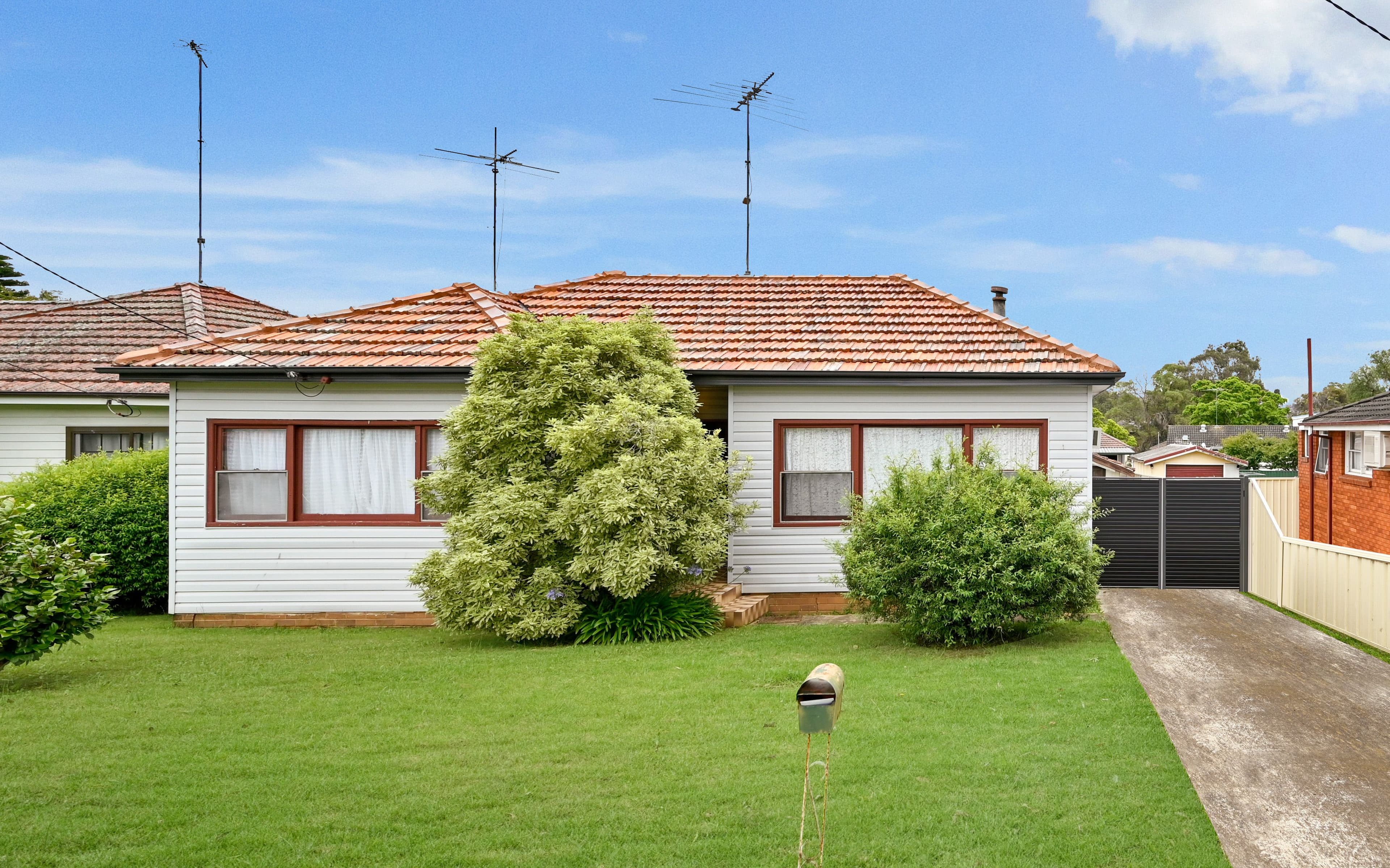 23 Hoddle Avenue, Bradbury NSW 2560, Bradbury - Image 1