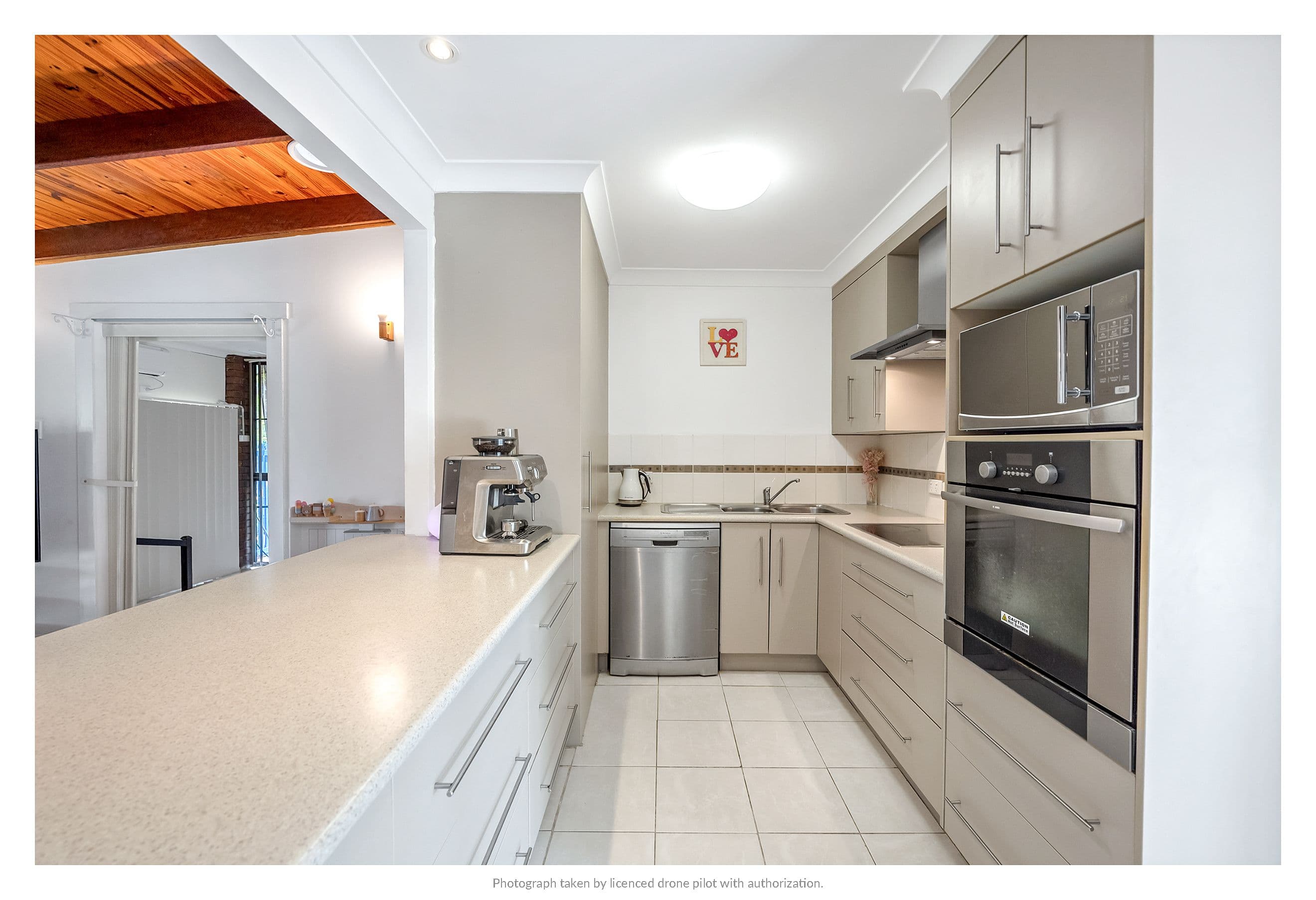 6 Jaggard Street, Norman Gardens QLD 4701, Norman Gardens - Thumbnail 3
