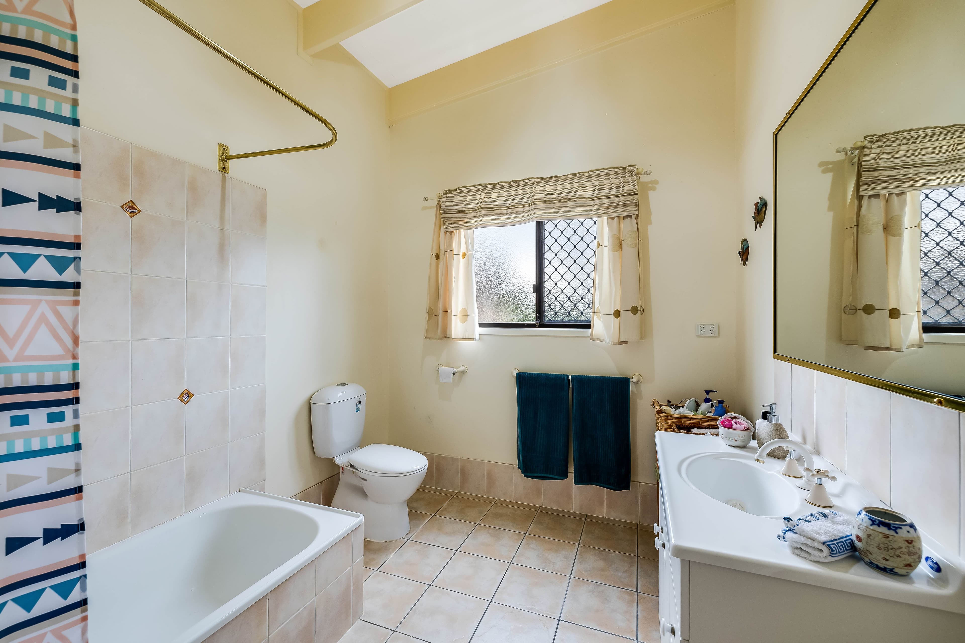 11 Meadows Road, Withcott QLD 4352, Withcott - Thumbnail 8