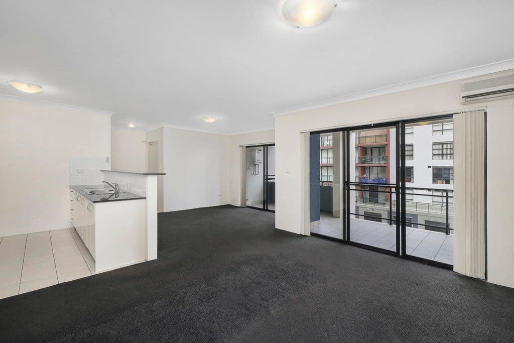8 Bent Street, Gosford NSW 2250, Gosford - Thumbnail 2