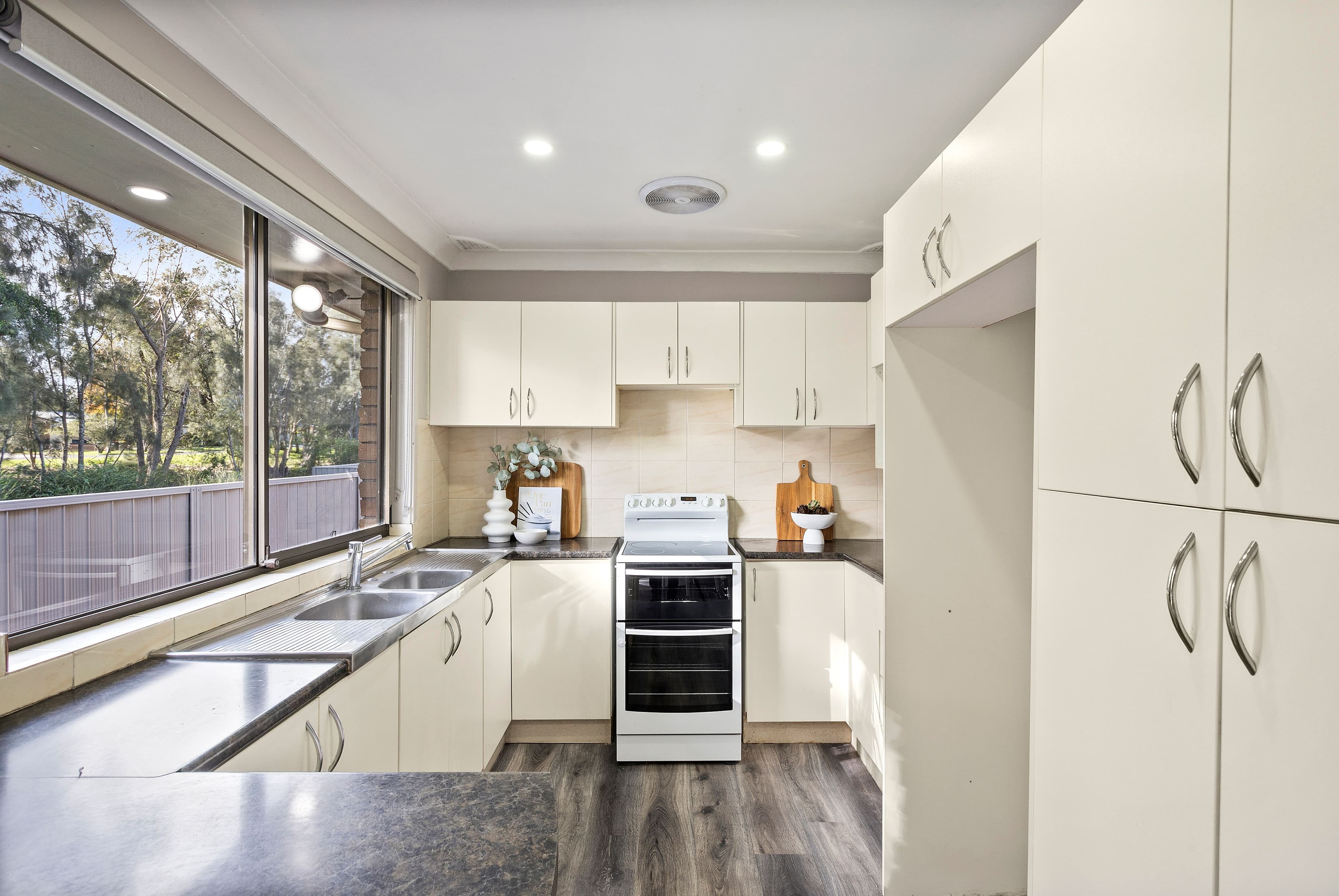 10 Moore Street, Oak Flats NSW 2529, Oak Flats - Thumbnail 3