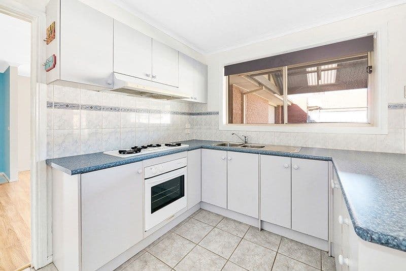 12 Greenmantle Close, Cranbourne West VIC 3977, Cranbourne West - Thumbnail 2