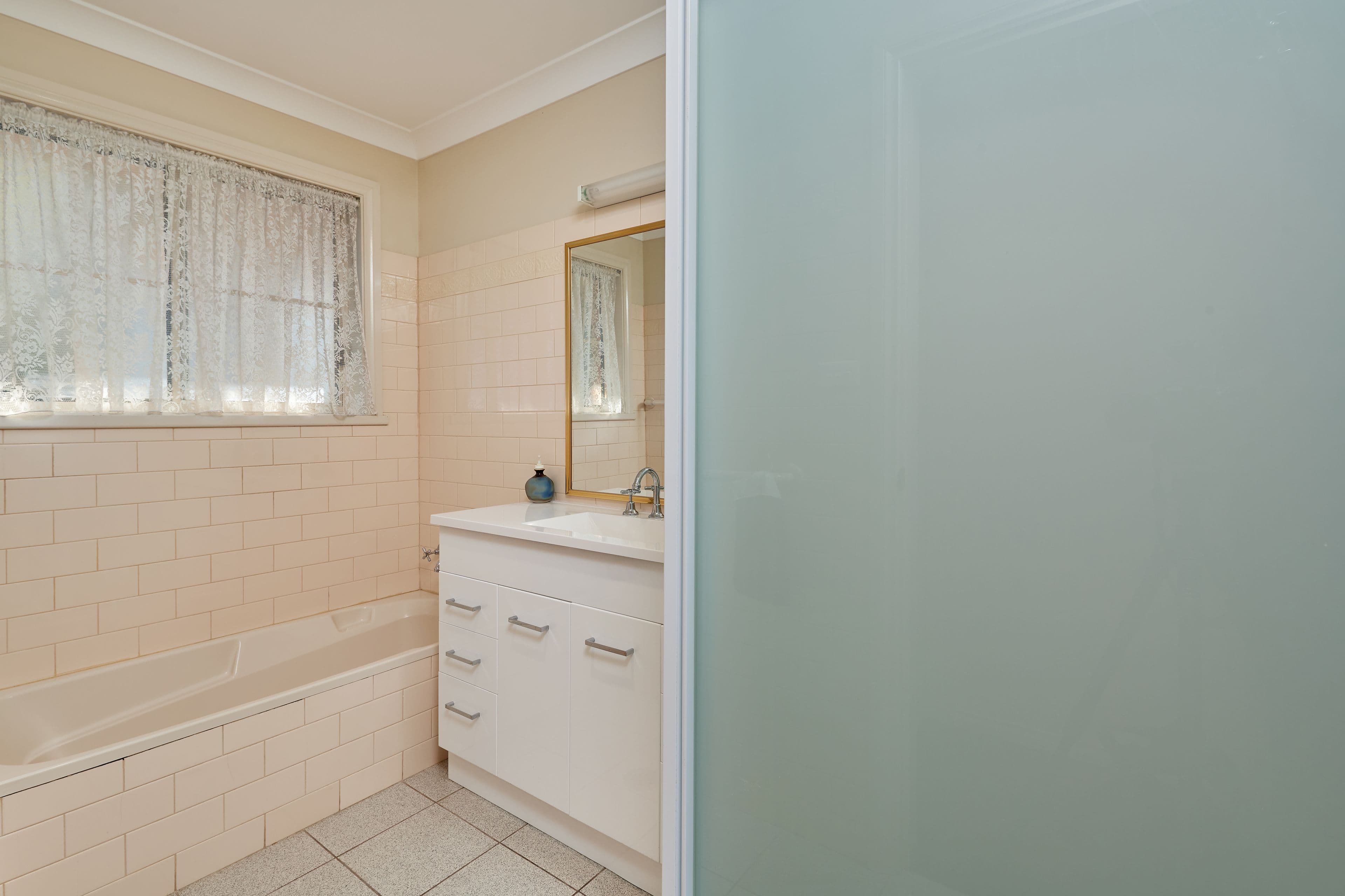 1 Honeysuckle Place, Lake Albert NSW 2650, Lake Albert - Thumbnail 7