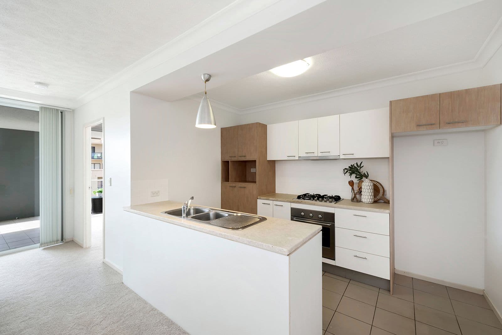 16 Grosvenor Road, Indooroopilly QLD 4068, Indooroopilly - Thumbnail 4